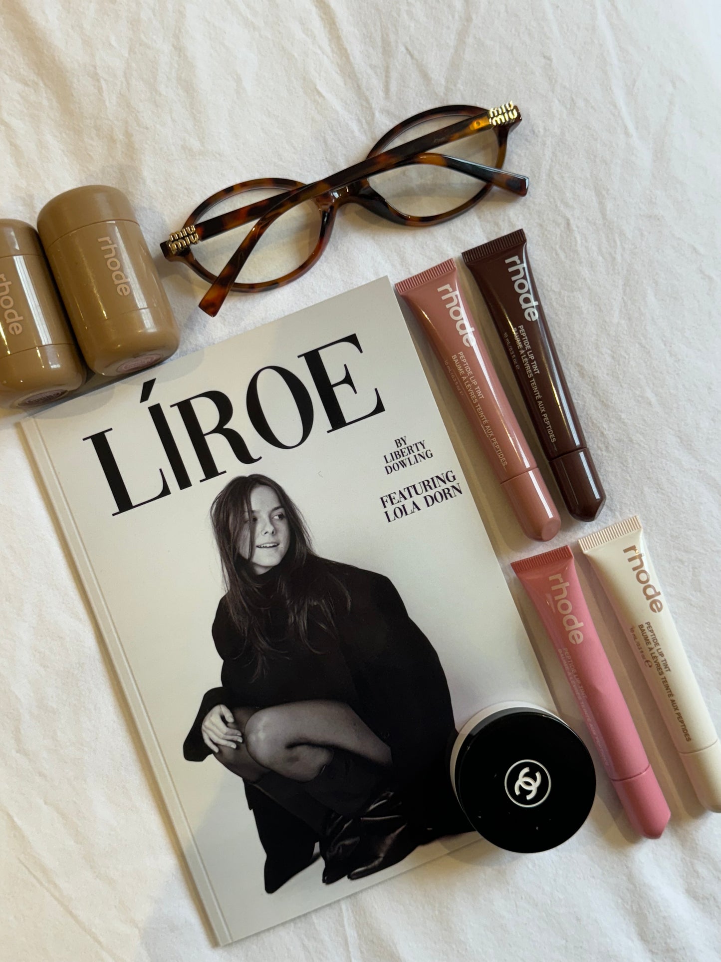 LOLA DORN X LÍROE